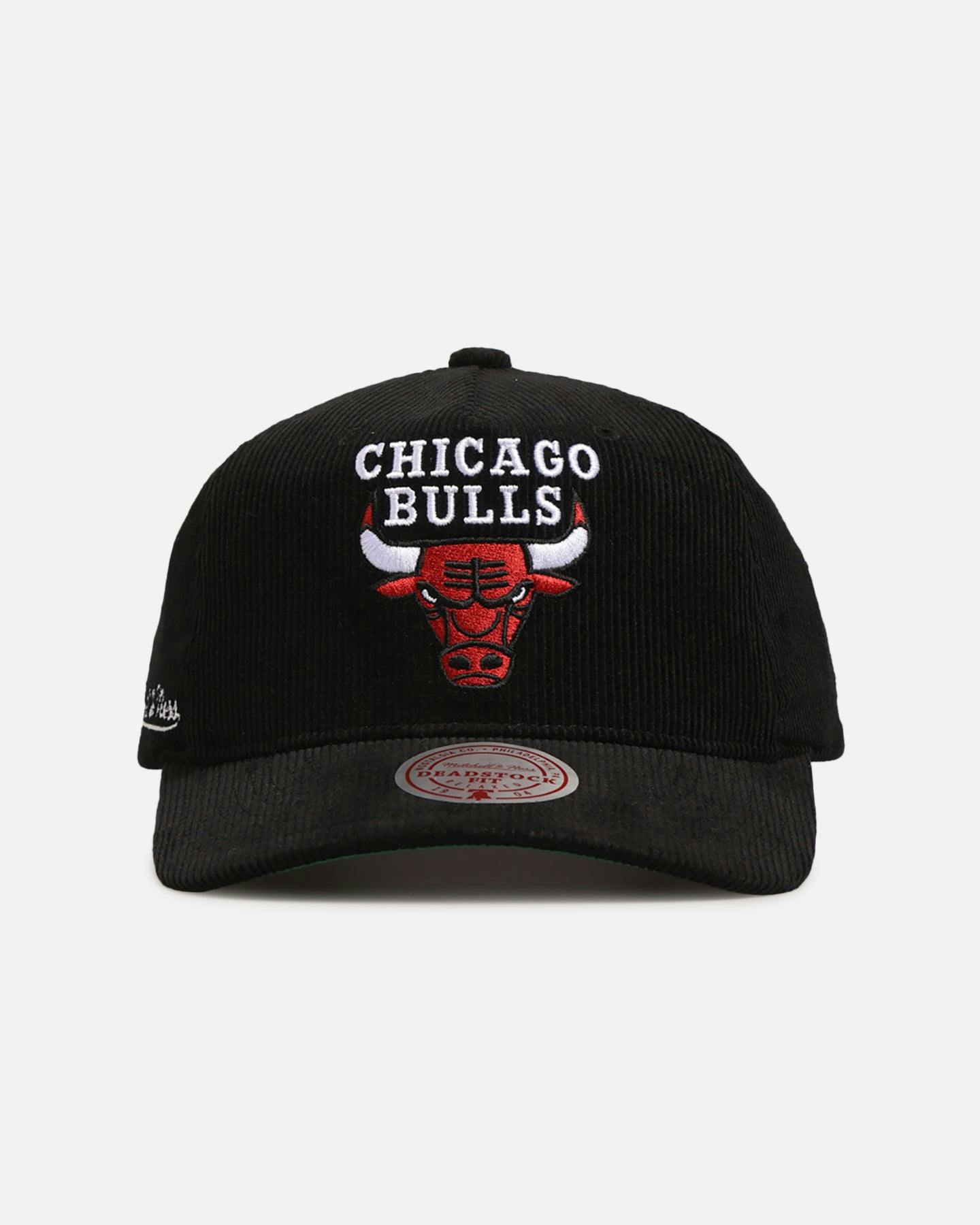 Mitchell & Ness Chicago Bulls 'Retro' Deadstock Corduroy Snapback Black