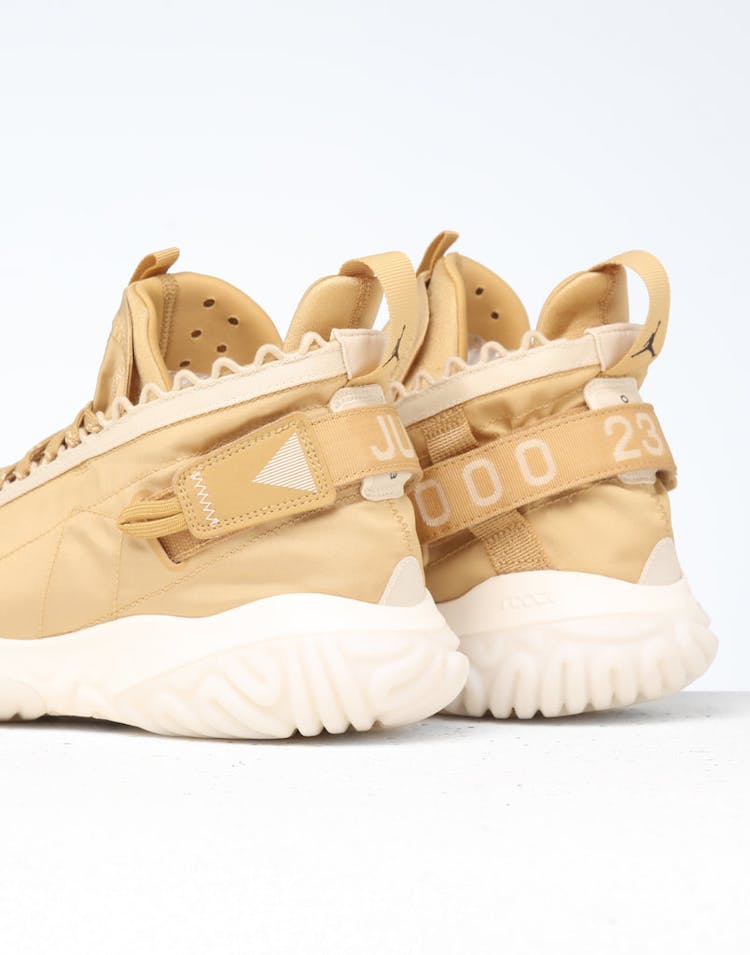 Jordan Proto-React Cream/Black/Gold