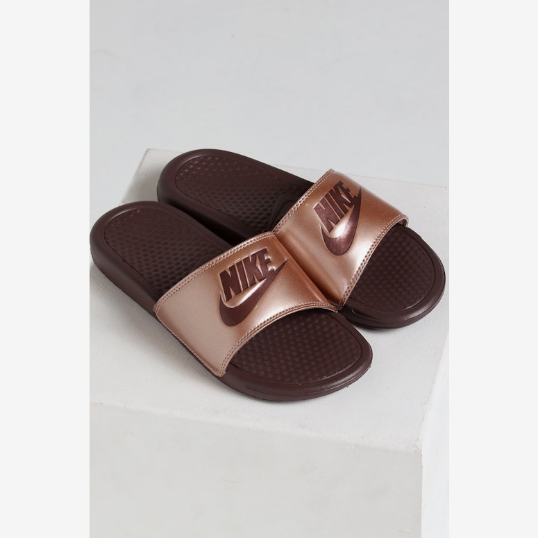 Nike Women's Benassi