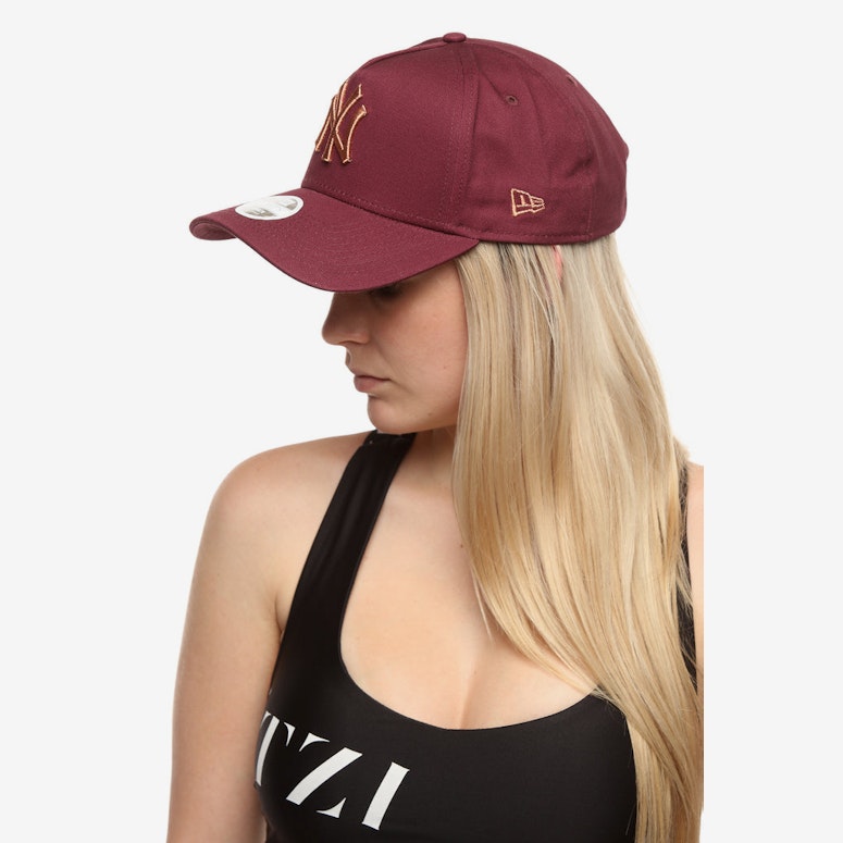 New Era Women's New York Yankees CK 940 A-Frame Strapback Maroon/Rose Gold