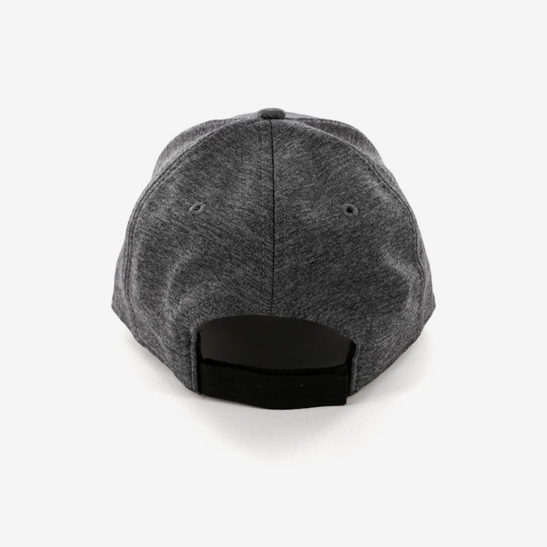 New Era Youth Charlotte Hornets 9FORTY HookLP Shadow Tech Grey