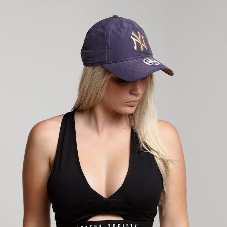 New Era Women's New York Yankees 9FORTY Cloth Unstructured Strapback Purple