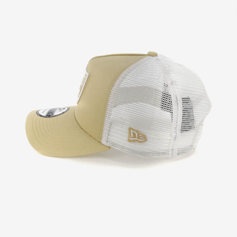 New Era Raiders 9FORTY A-Frame Trucker Snapback Nude/White