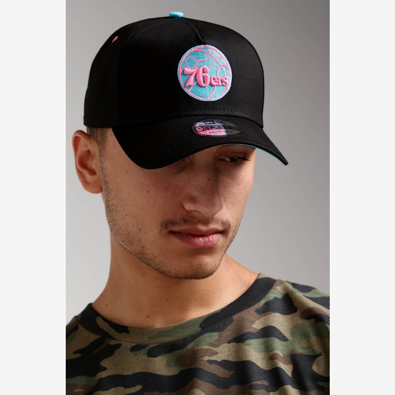 New Era Philadelphia 76ers 9FORTY A-Frame Snapback Black/Pink Neon