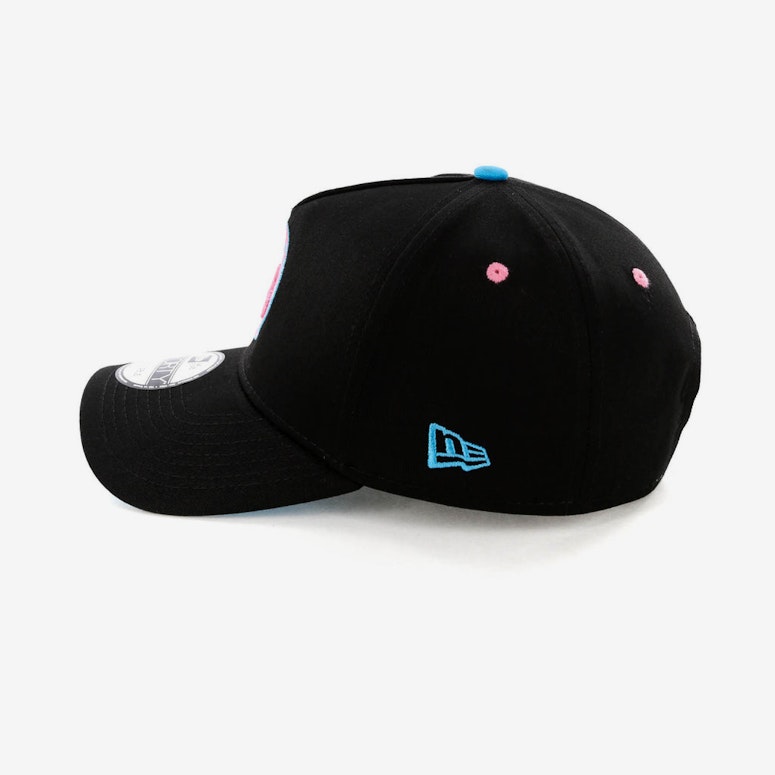 New Era Philadelphia 76ers 9FORTY A-Frame Snapback Black/Pink Neon