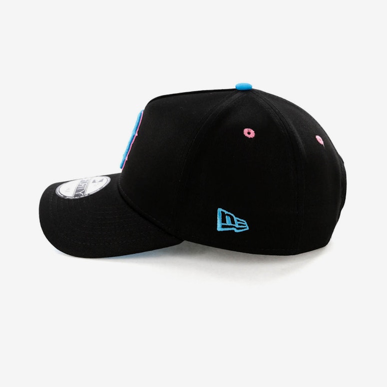 New Era Boston Red Sox 9FORTY A-Frame Snapback Black/Pink Neon