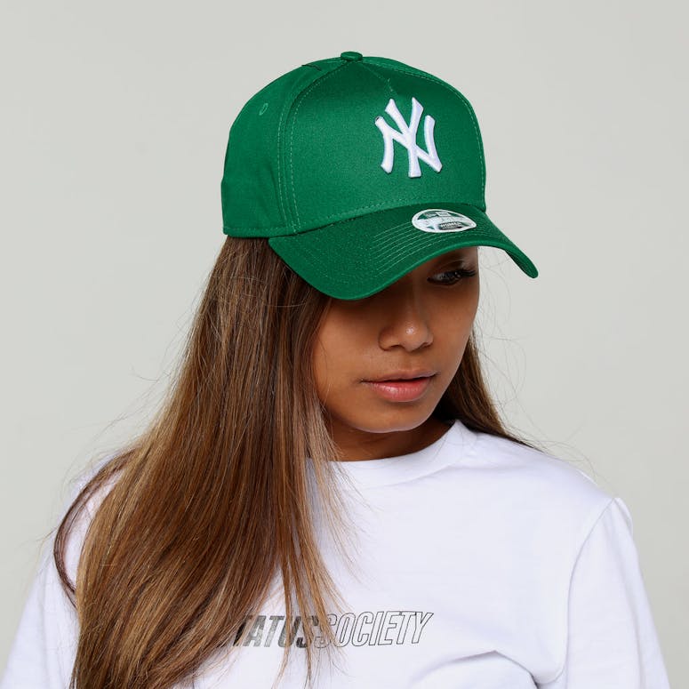 New Era Women's New York Yankees CK 9FORTY A-Frame Snapback Emerald Green