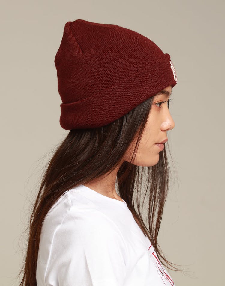New Era Women's New York Yankees 6Dart Cuff Knit Maroon