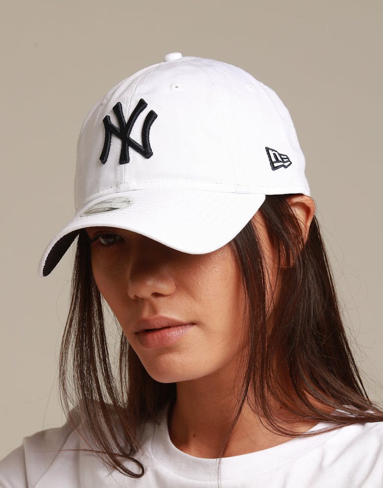 New Era Women's New York Yankees 9TWENTY Strapback White/Navy