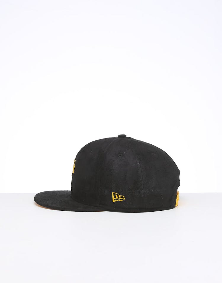 New Era Pittsburgh Pirates 9FIFTY Suede Metal Badge Snapback Black/OTC