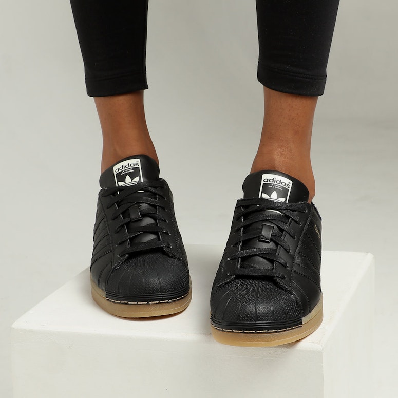 Adidas Women's Superstar Black/Gum
