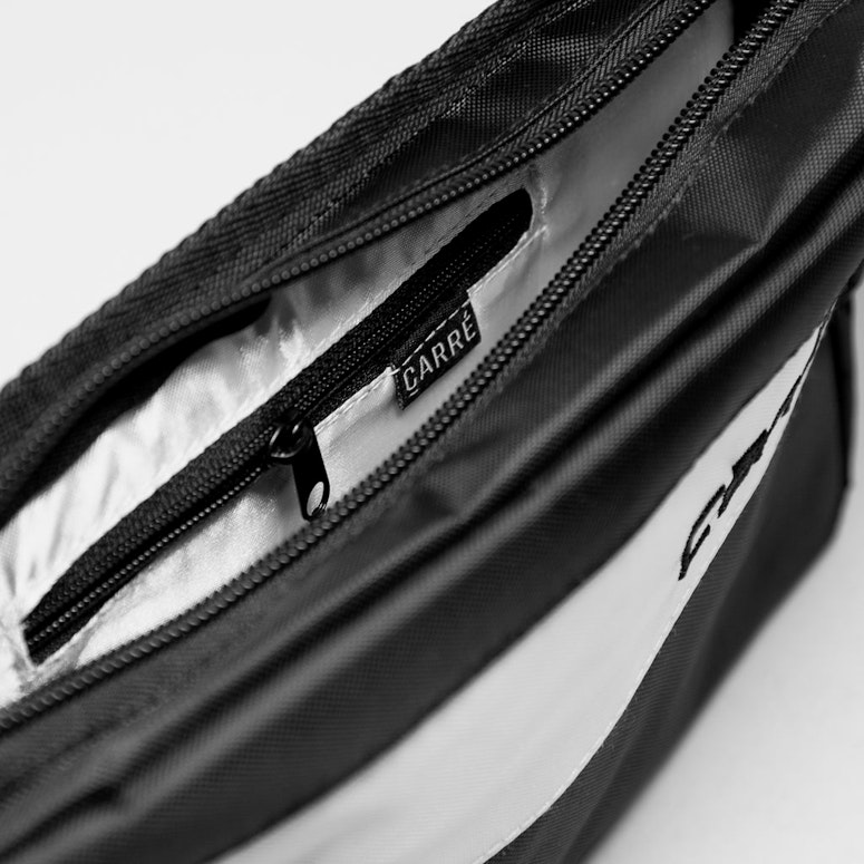 Carré Trait Side Bag Black