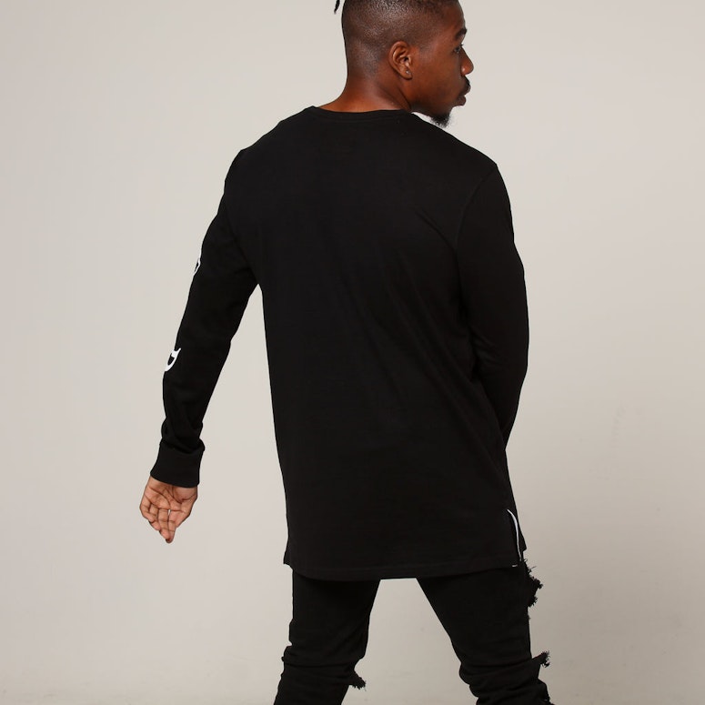 Carré Cercle Divise LS Tee Black