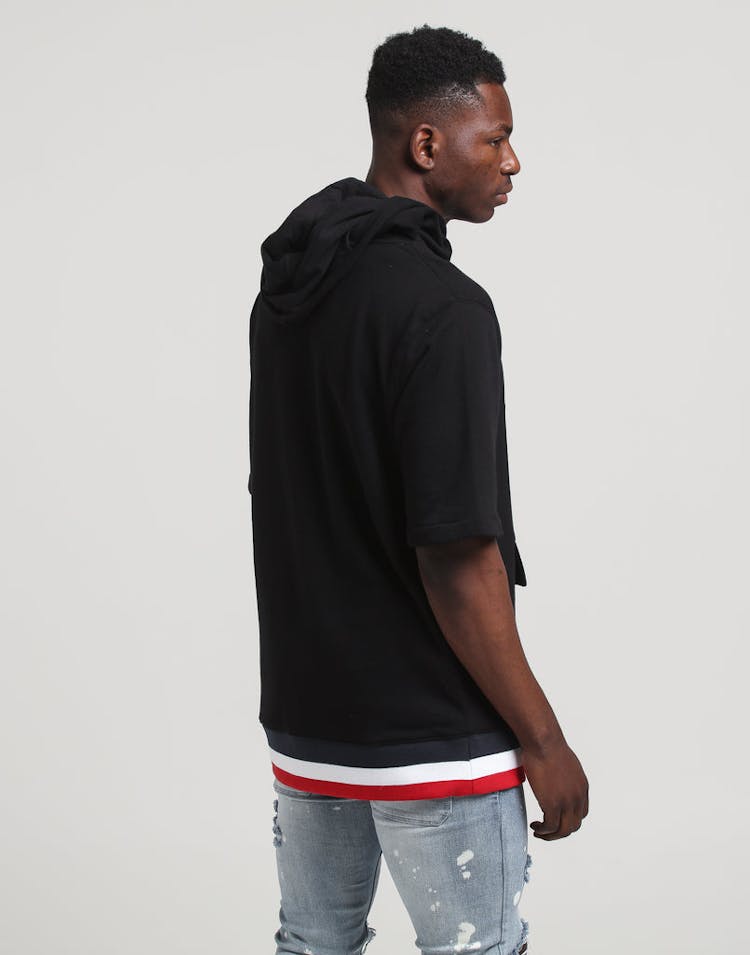 Carré Bouton Hood Black