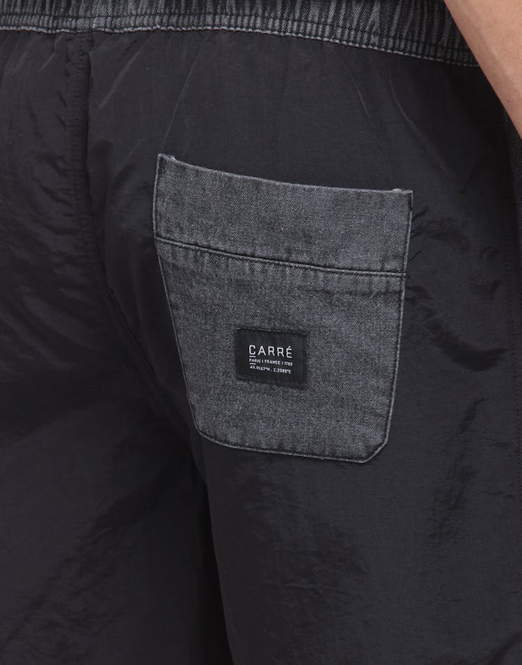 Carré Opposition Short Black