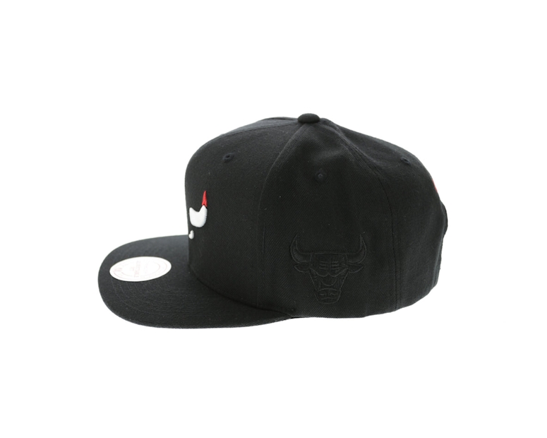 Mitchell & Ness Bulls Elements Snapback Black