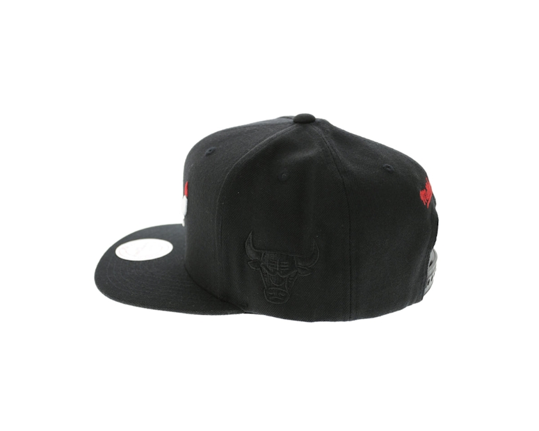 Mitchell & Ness Bulls Elements Snapback Black