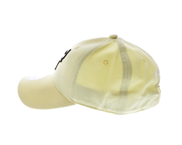 Mitchell & Ness Bulls B/W Logo Low Pro Yellow