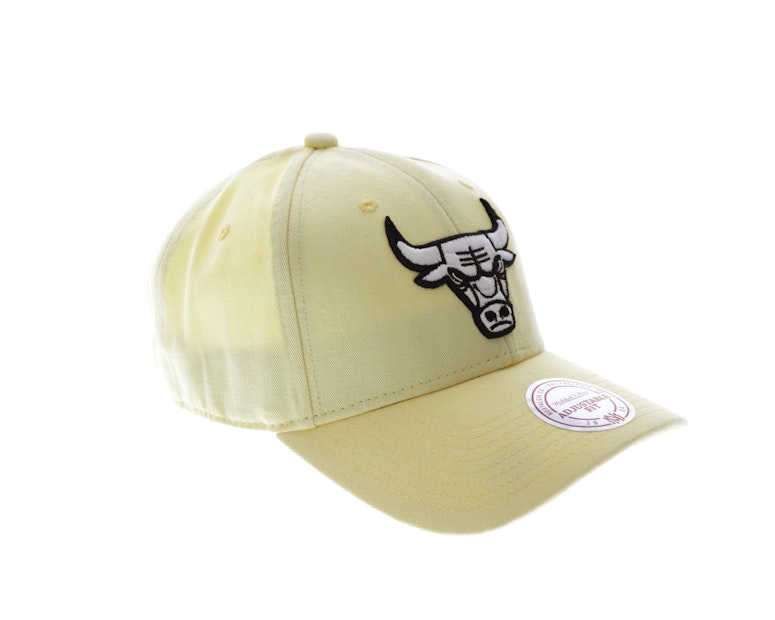 Mitchell & Ness Bulls B/W Logo Low Pro Yellow