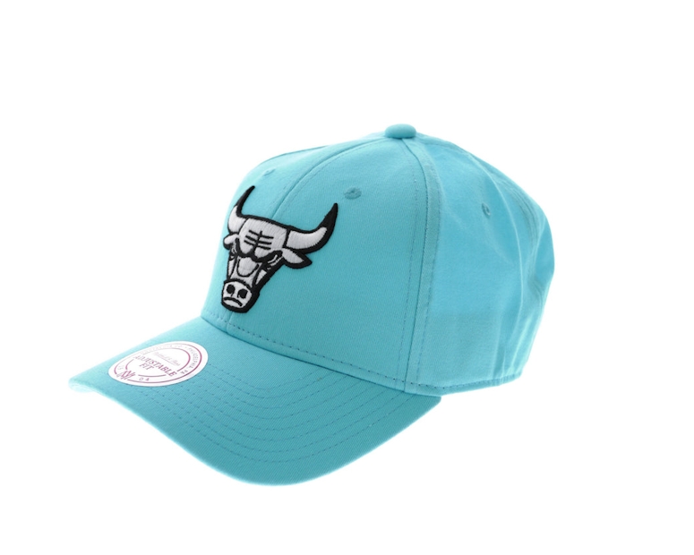 Mitchell & Ness Bulls B/W Logo Low Pro Aqua