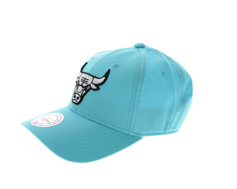 Mitchell & Ness Bulls B/W Logo Low Pro Aqua