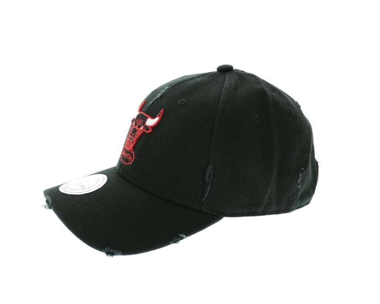 Mitchell & Ness Bulls Distressed Low Pro Strapback Black