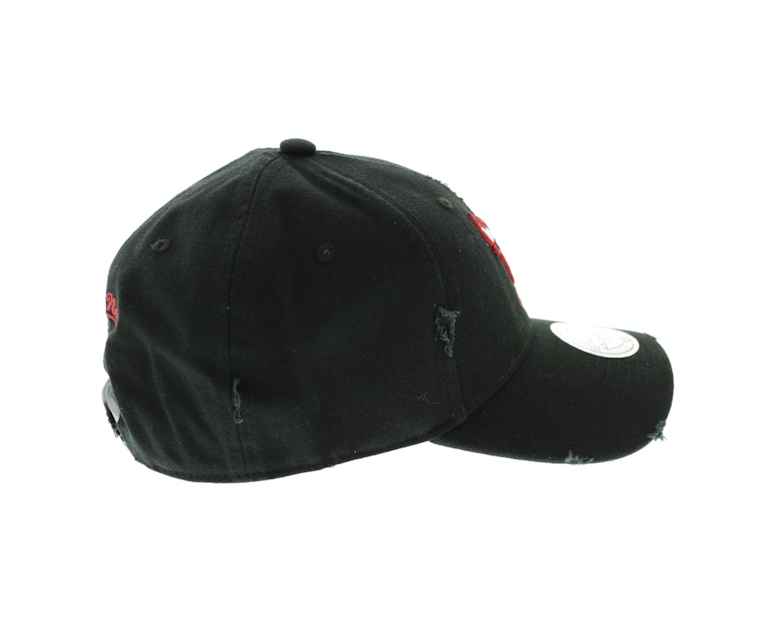 Mitchell & Ness Bulls Distressed Low Pro Strapback Black