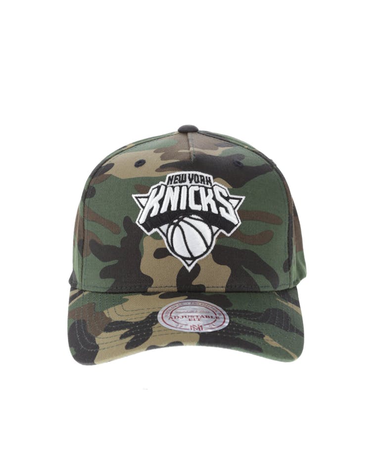 Mitchell & Ness New York Knicks 110 Pinch Snapback Camo