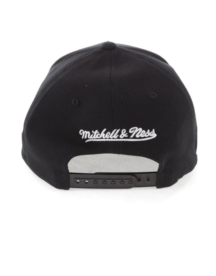New Era Atlanta Hawks Team 110 Pinch Snapback Black