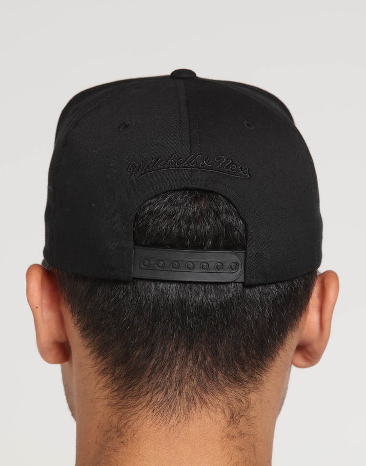 Mitchell & Ness Golden State Warriors 110 Kevlar Snapback Black