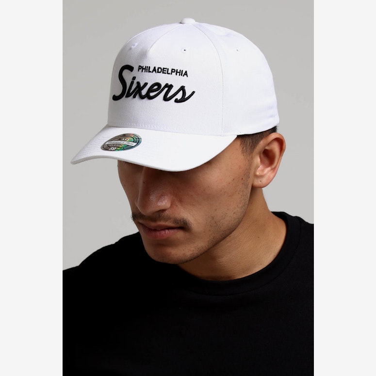 Mitchell & Ness Philadelphia 76ers Basic Script 110 Snapback White/Black