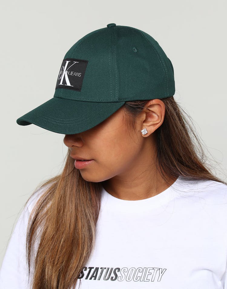 Calvin Klein Women's J Monogram Cap W June Bug