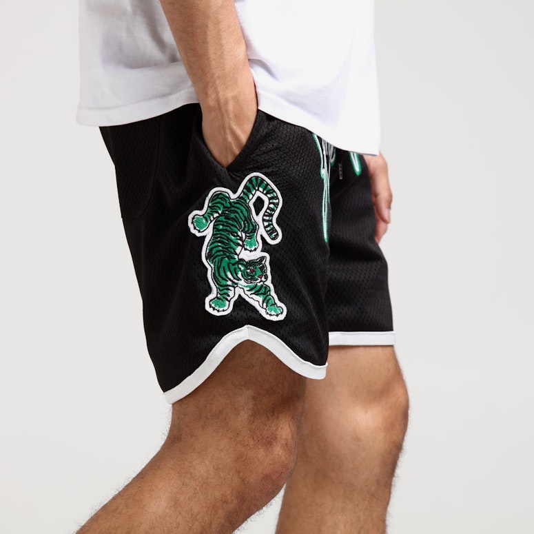 10 Deep Worrier Short Black