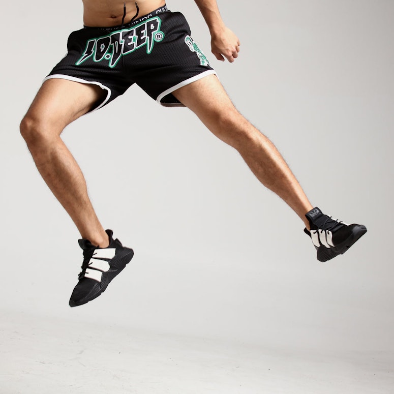 10 Deep Worrier Short Black
