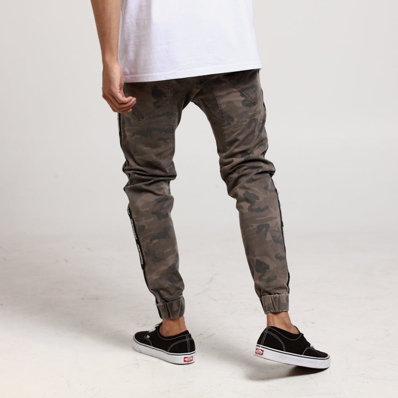 Nena And Pasadena Firebrand Elastic Ankle Pant Camo