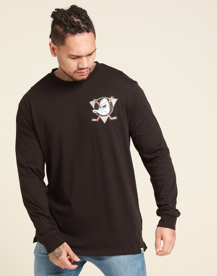 Majestic Athletic Anaheim Ducks NHL C Crest L/S Tee Black