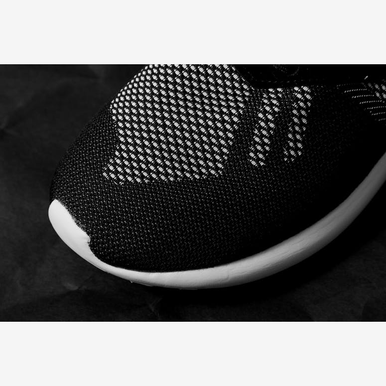 Tubular Runner Weave Black/white