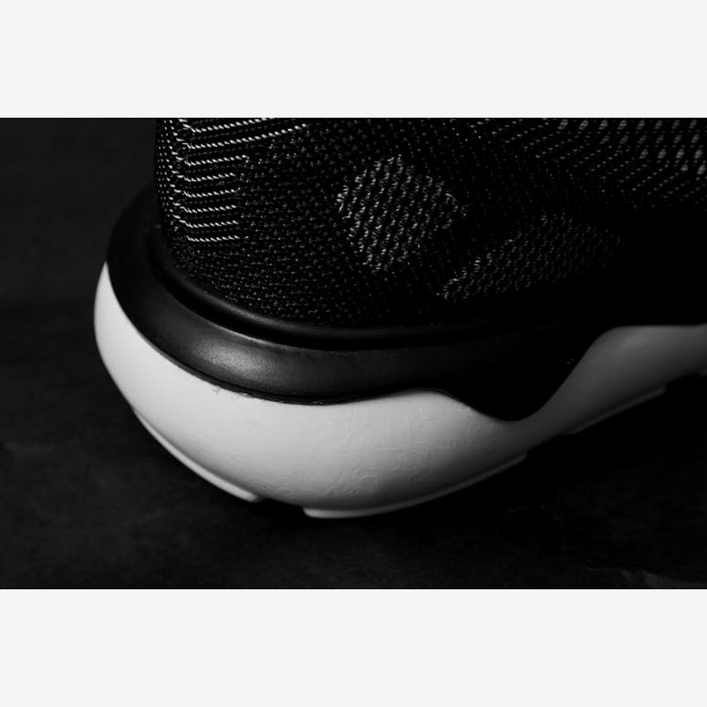 Tubular Runner Weave Black/white