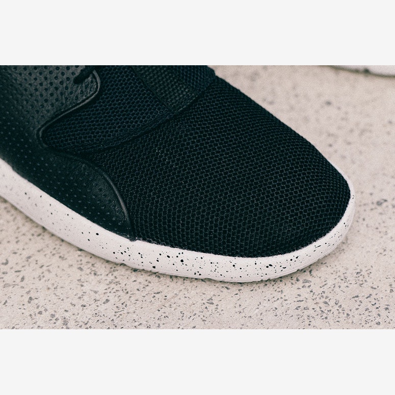 Eclipse Black/white