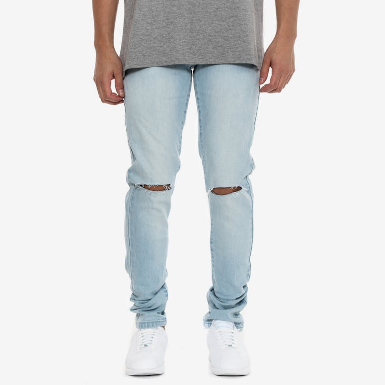 Courant Distress Knee Jean Light Blue