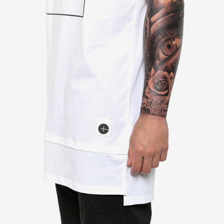 Empirical Layered Tee White/black