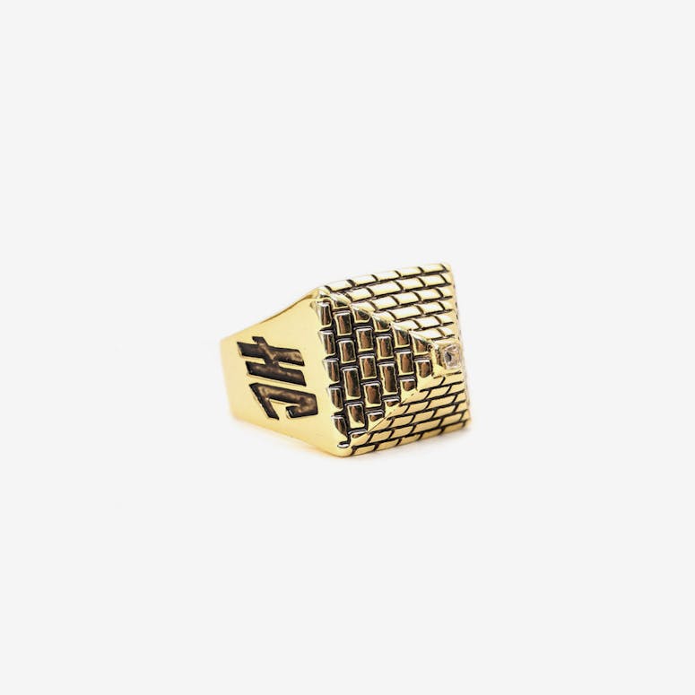 Her Pyramid Ring Gold