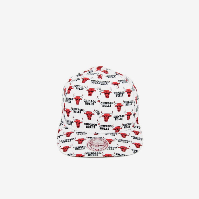 Bulls Mono Logo Snapback White