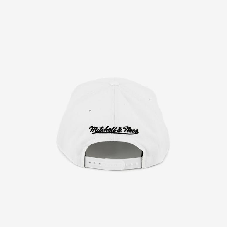 Chenile Script Logo Snapback White/black