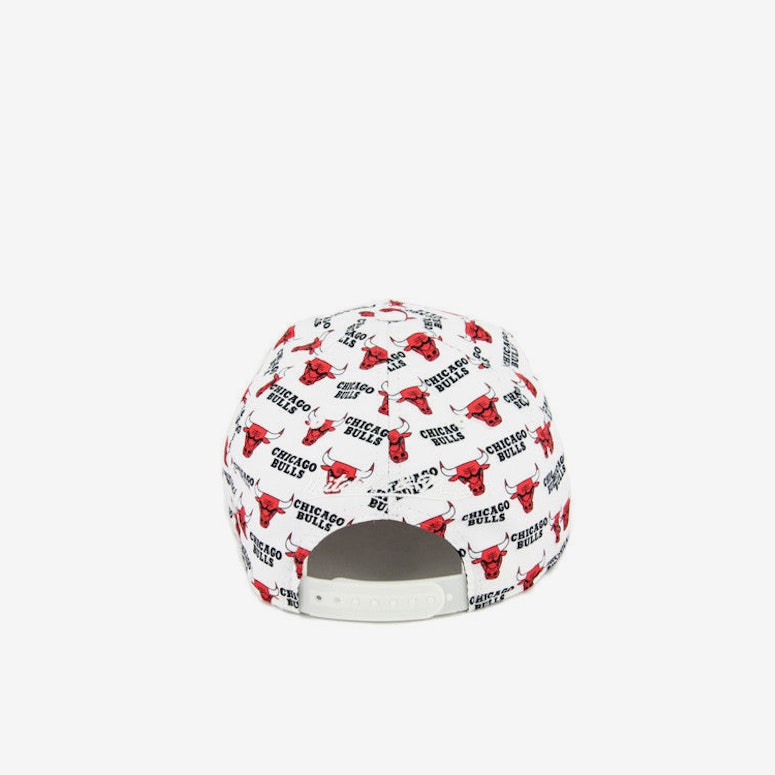 Bulls Mono Logo Snapback White