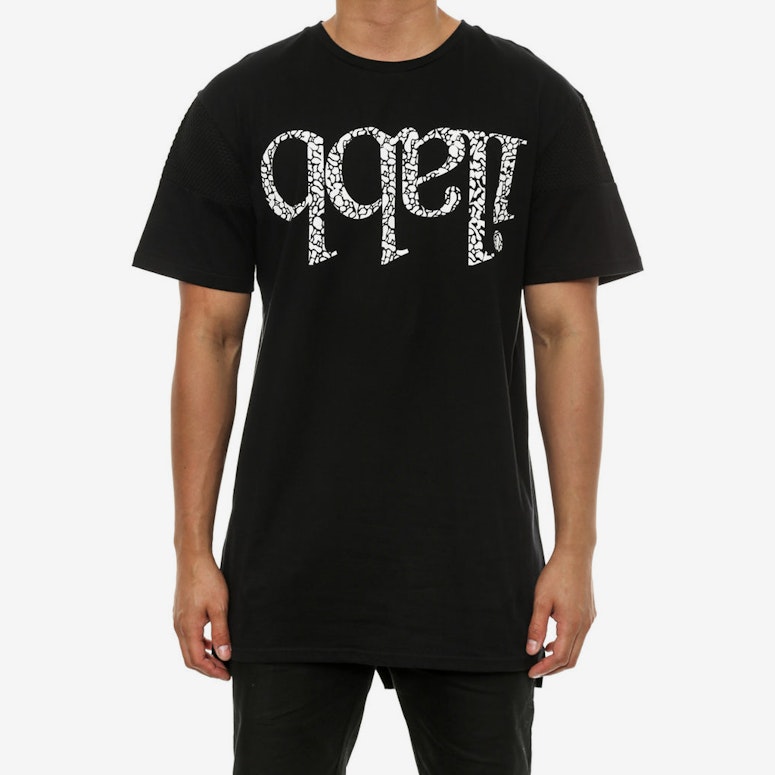 Simulate Tee Black