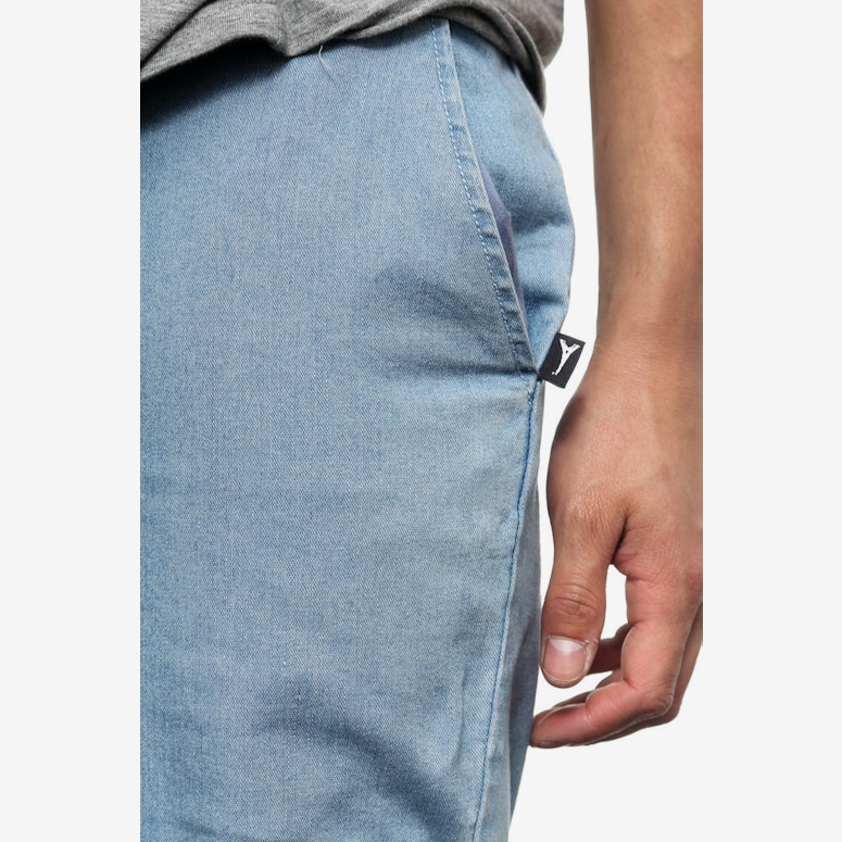 Lacet Walk Short Light Blue