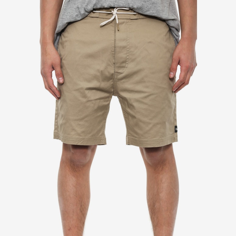 Nomad 18 Short Tan