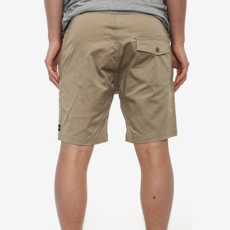 Nomad 18 Short Tan