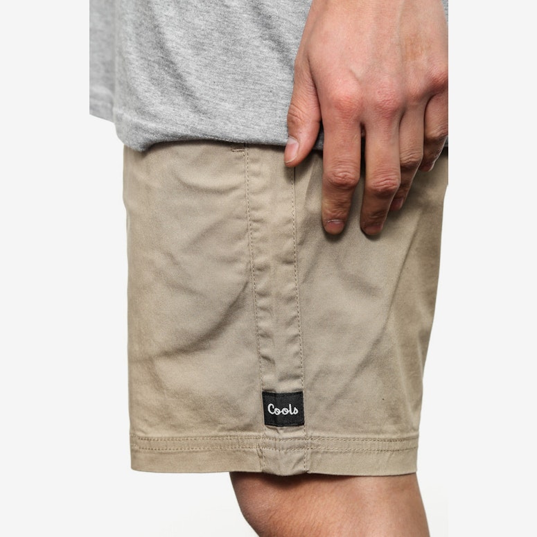 Nomad 18 Short Tan